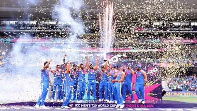 હાથમાં વર્લ્ડ કપ  ખભા પર ત્રિરંગો    જીત બાદ ટીમ ઈન્ડિયાએ મનાવ્યો જશ્ન  જુઓ photos