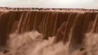 શું તમે ક્યારેય જોયો છે રેતીનો ધોધ  વિડીયોમાં જુઓ રણની વચ્ચોવચ સર્જાયું અદ્ભુત દૃશ્ય